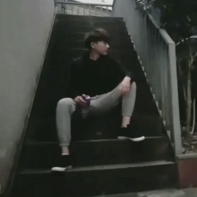 你是魔鬼吗的第一张照片--楚雄闪婚服务中心