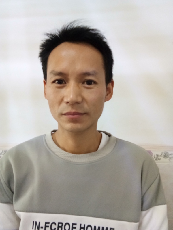 单亲爸爸的第一张照片--楚雄闪婚服务中心
